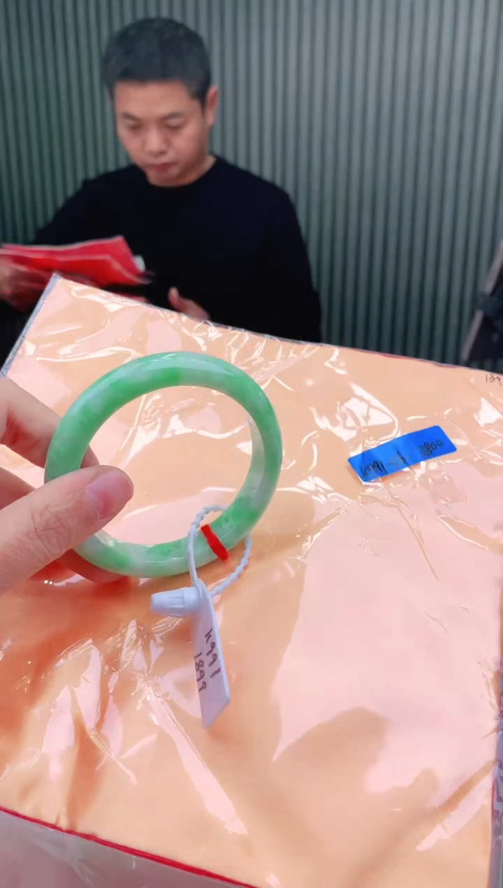 未镶嵌手镯翡翠55