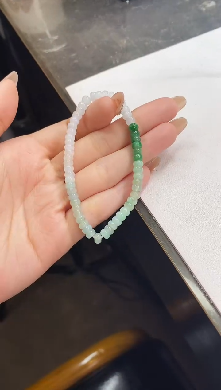 【闪购商品】翡翠颈饰未镶嵌手串