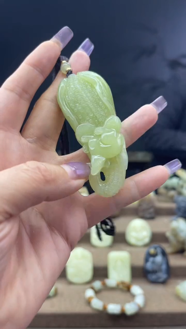 颈饰未镶嵌和田玉1