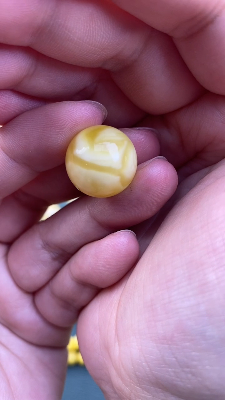 【闪购商品】未镶嵌琥珀裸石月.21