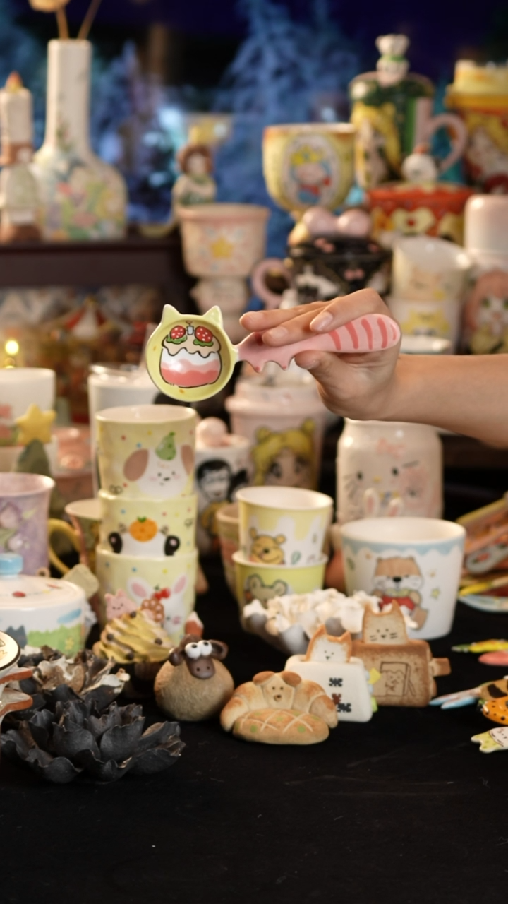 摆件陶景德镇釉下彩手绘设计师款陶瓷