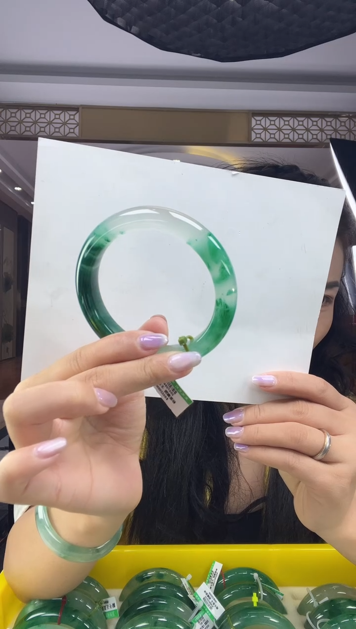 未镶嵌手镯石英质玉1
