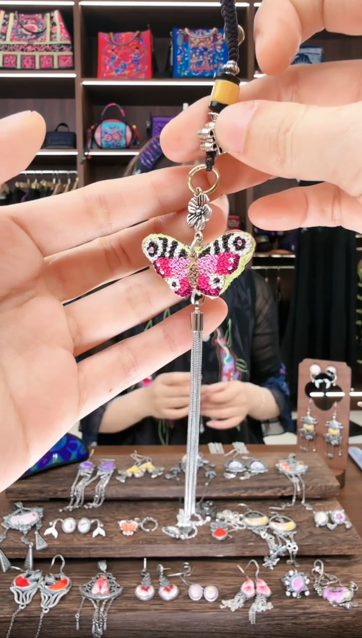 【闪购商品】织绣15蚩梦苗族古绣