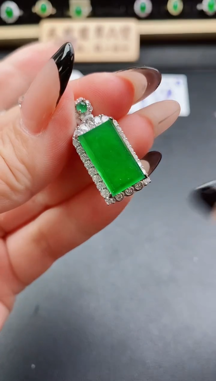 吊坠(赠链)银S925镶嵌翡翠1