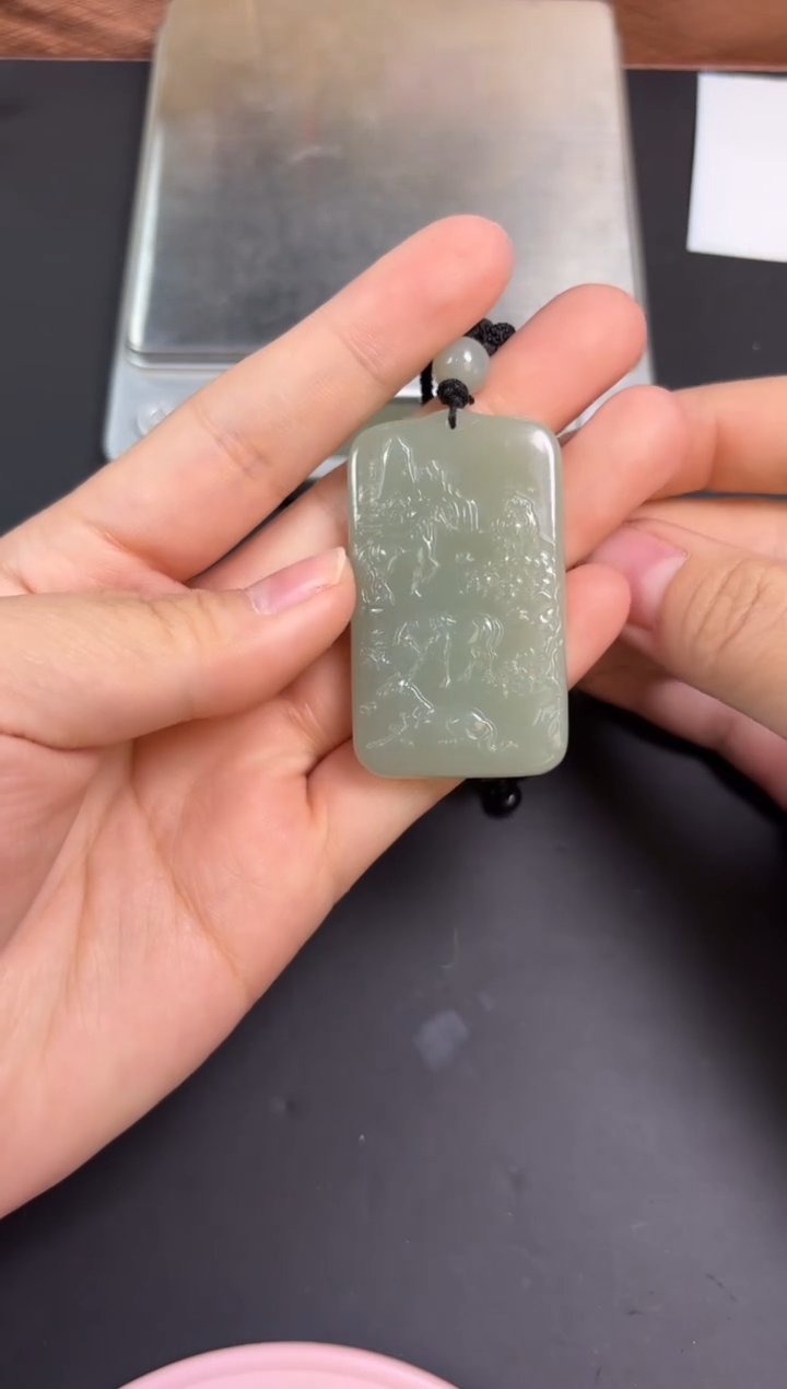 【闪购商品】和田玉吊坠(赠链)未镶嵌且末微色差近矿吊坠