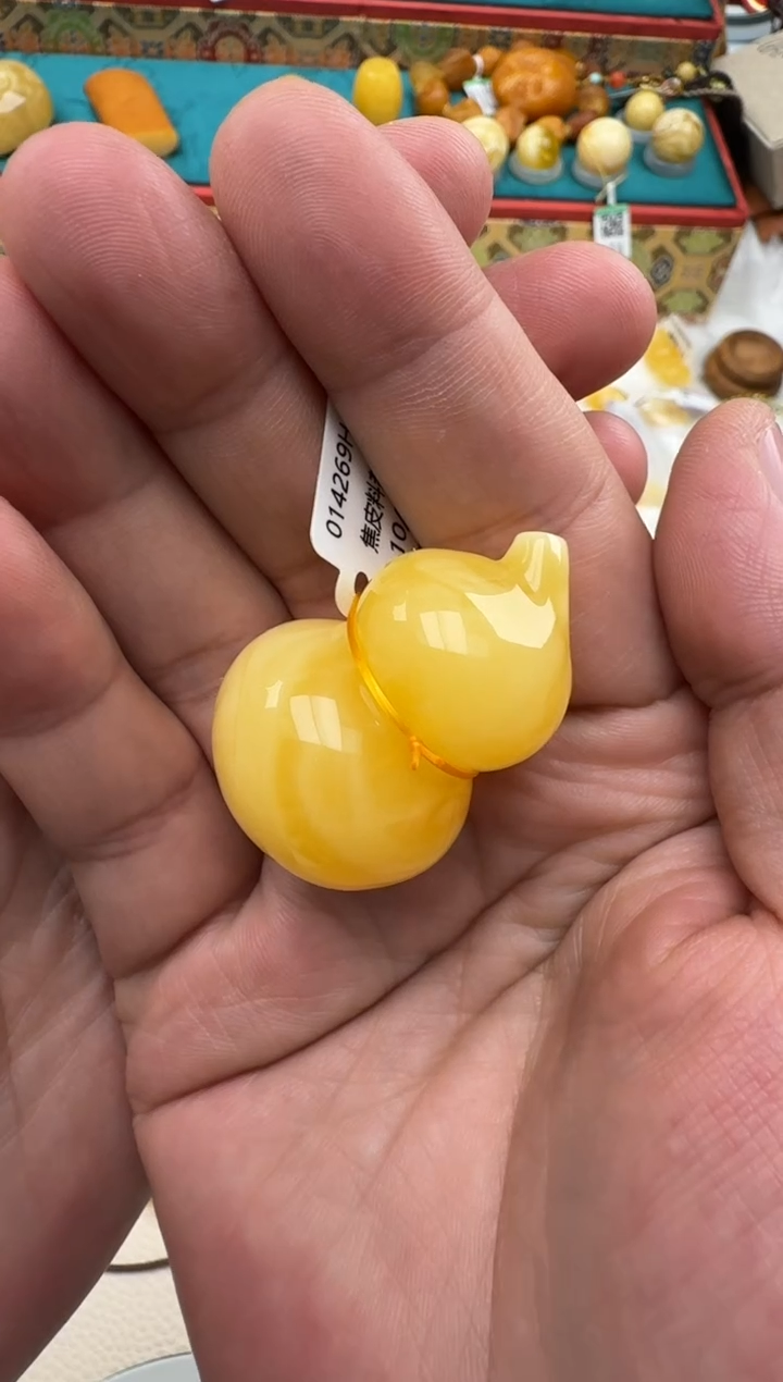 琥珀未镶嵌珠宝奇石南*璞HZ062