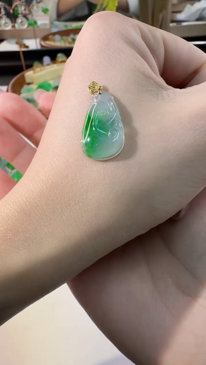 【闪购商品】翡翠颈饰18K金镶嵌缅甸翡翠A货挂件