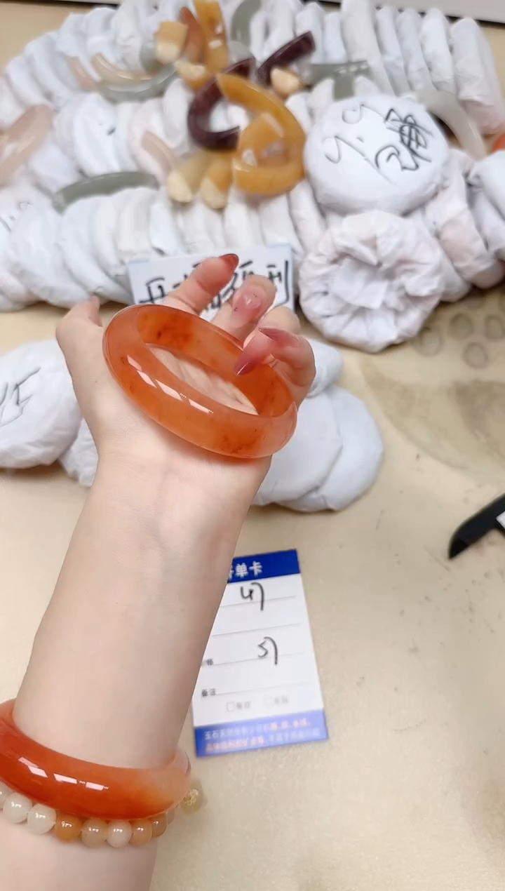 石英质玉手镯未镶嵌47/57