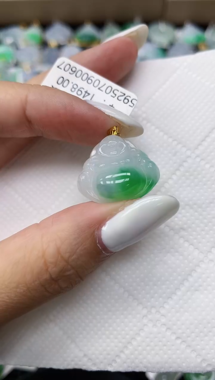 颈饰18K金镶嵌翡翠11111111111