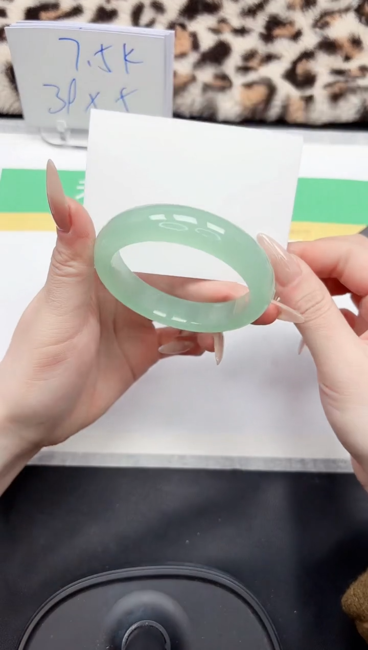 【闪购商品】石英质玉手镯未镶嵌144-56