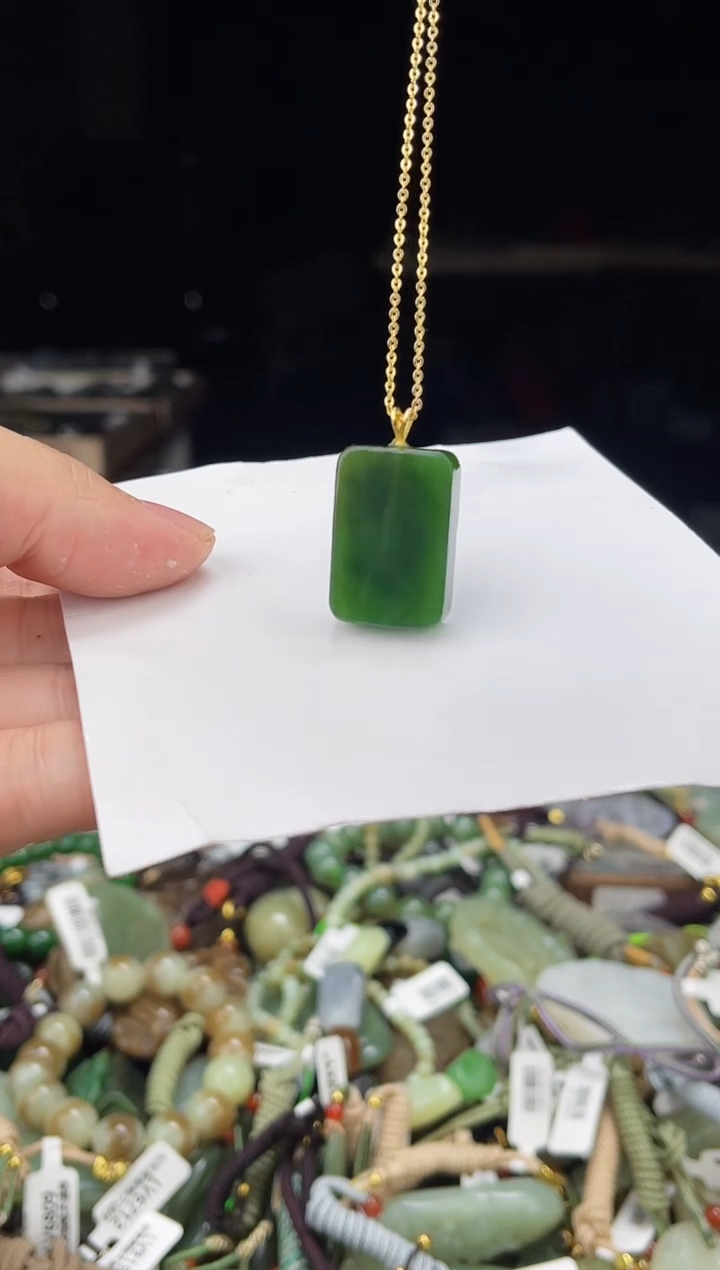 颈饰未镶嵌和田玉1