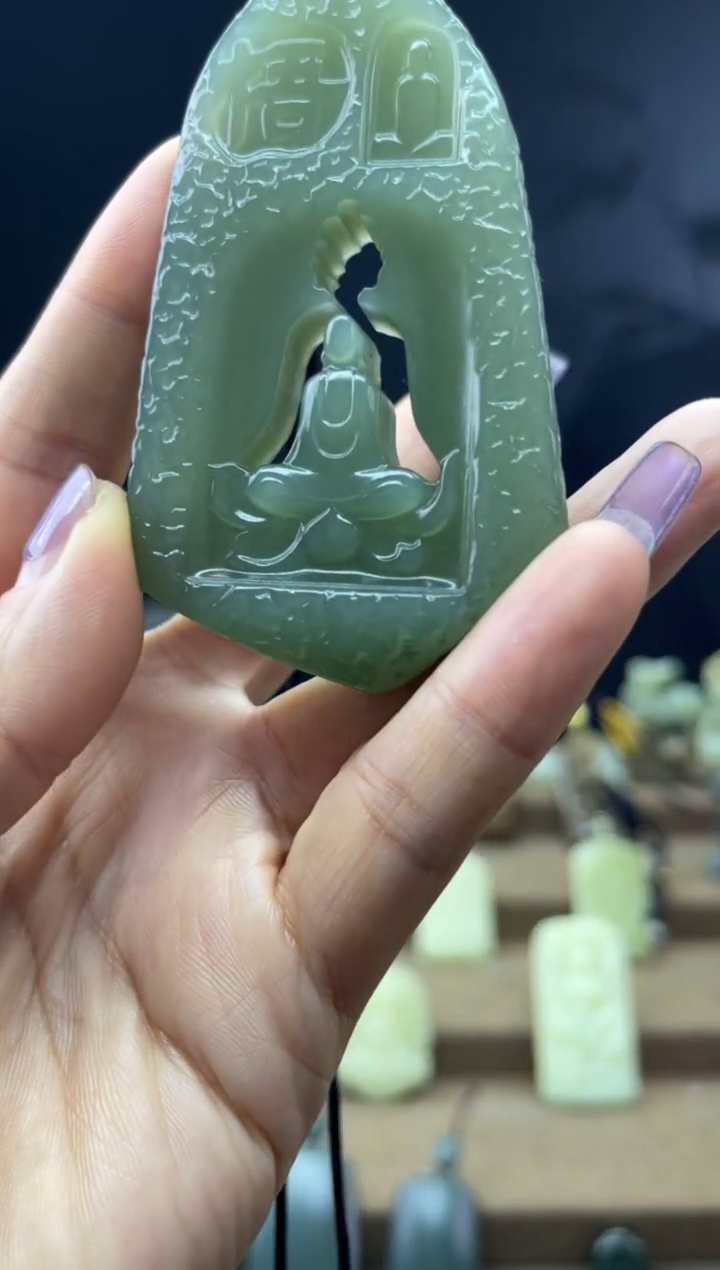 颈饰未镶嵌和田玉1