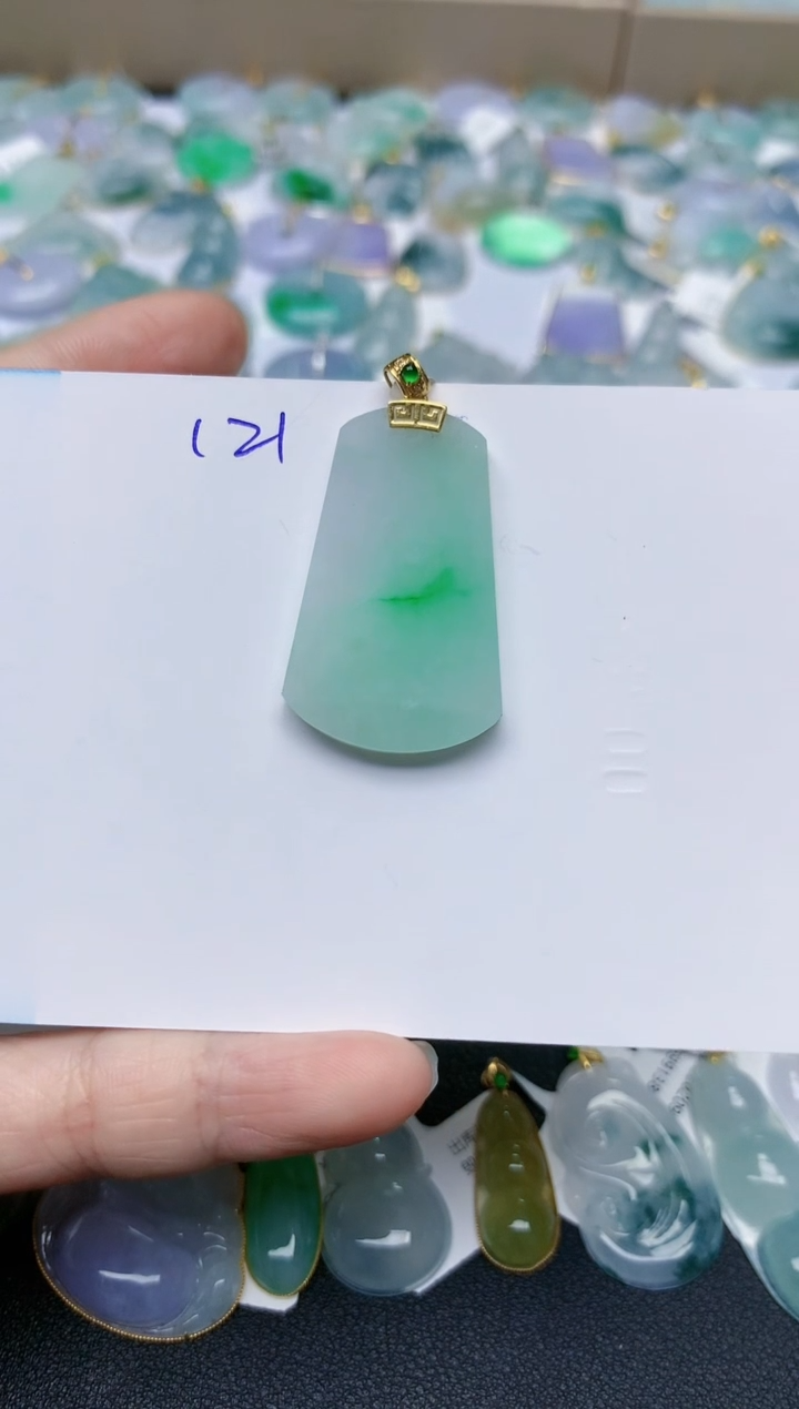 【闪购商品】翡翠颈饰18K金镶嵌天然翡翠A货    