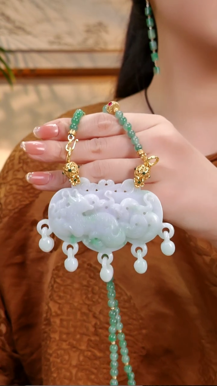 颈饰未镶嵌翡翠国风