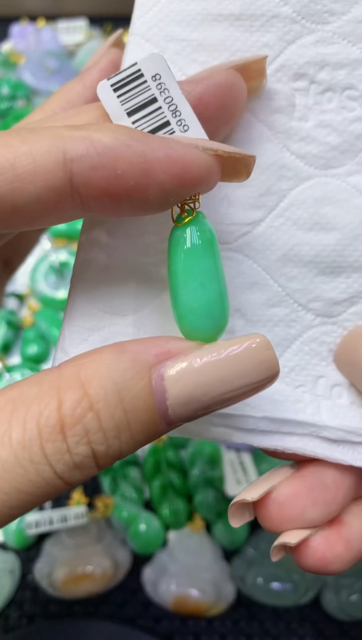 颈饰18K金镶嵌翡翠天然缅甸翡翠A货