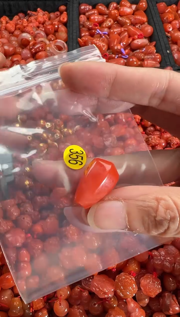 【闪购商品】南红玛瑙颈饰未镶嵌1