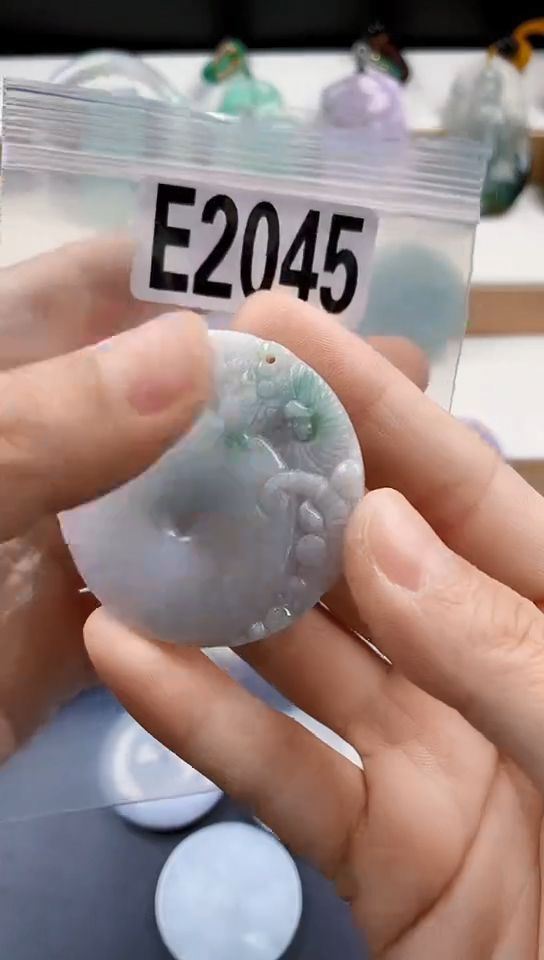颈饰未镶嵌翡翠天然翡翠吊坠挂件