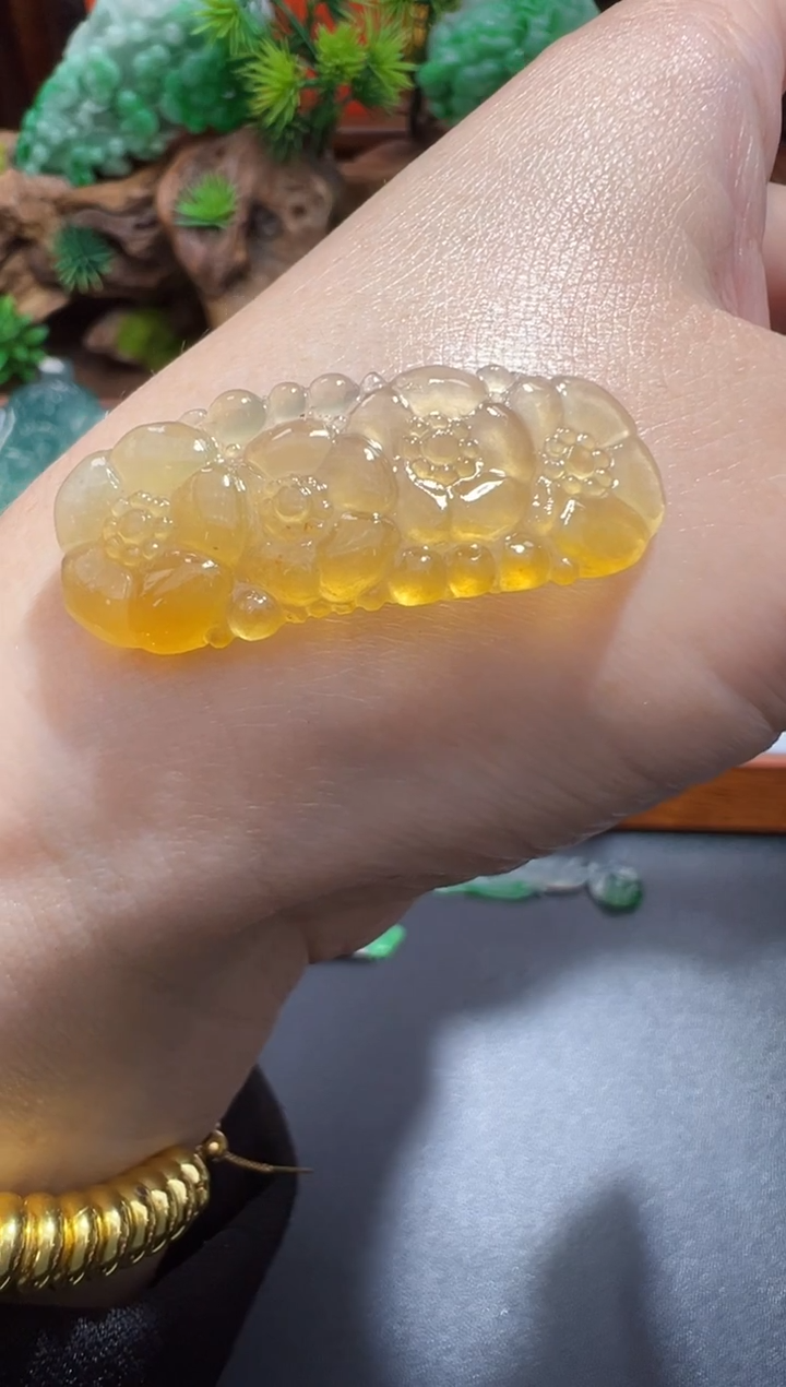 未镶嵌定制翡翠34.5*13.8*3.6梅花手牌