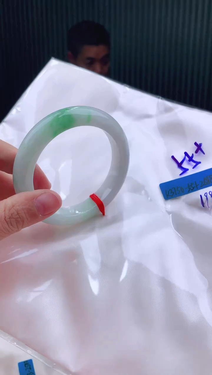 未镶嵌手镯翡翠55+