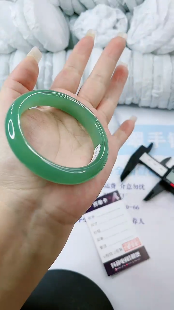 【闪购商品】石英质玉手镯未镶嵌0196167361-