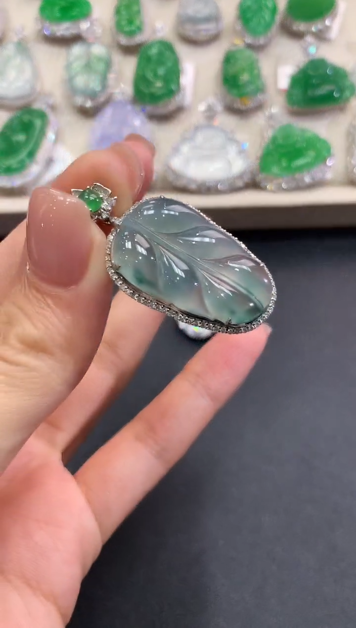 【闪购商品】翡翠吊坠(不含链)18K金镶嵌q7          