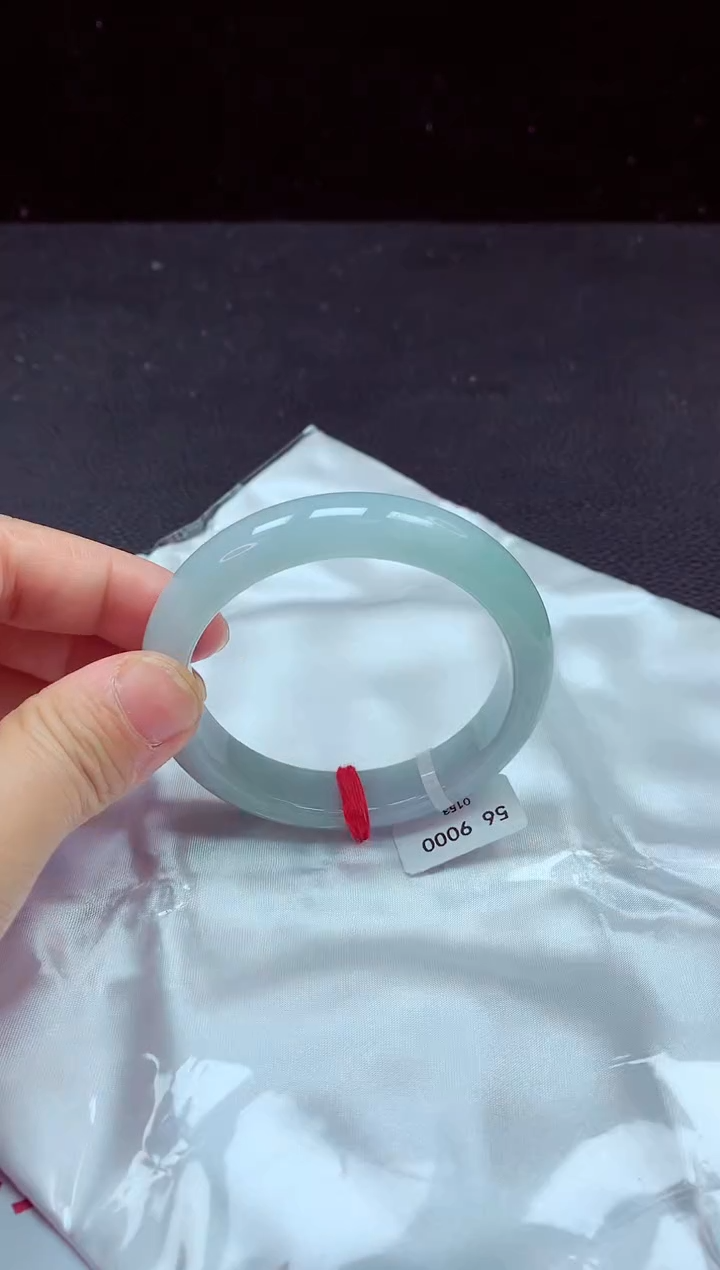 【闪购商品】翡翠手镯未镶嵌镯子56+