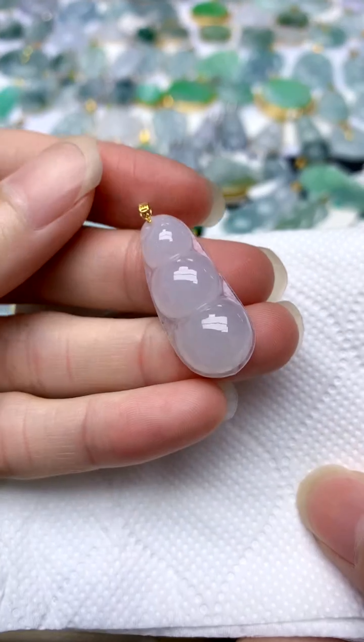 颈饰18K金镶嵌翡翠天然A货翡翠