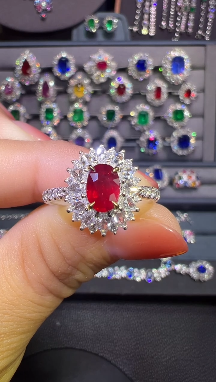 18K金镶嵌戒指红宝石GUILD 无烧鸽血红 强荧光 0.75克拉