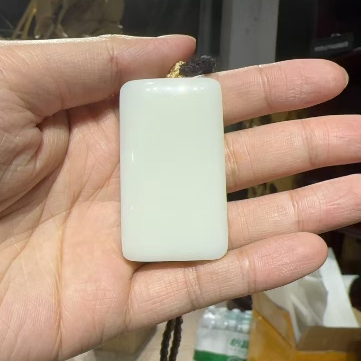 Y011 和田玉颈饰