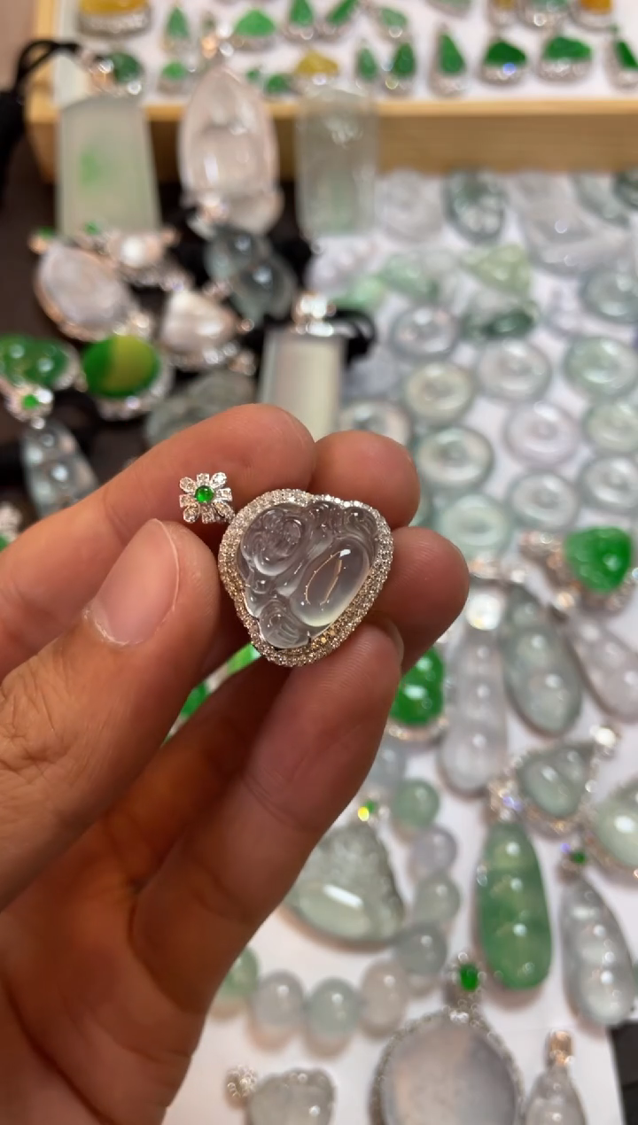 【闪购商品】翡翠吊坠(不含链)18K金镶嵌佛公