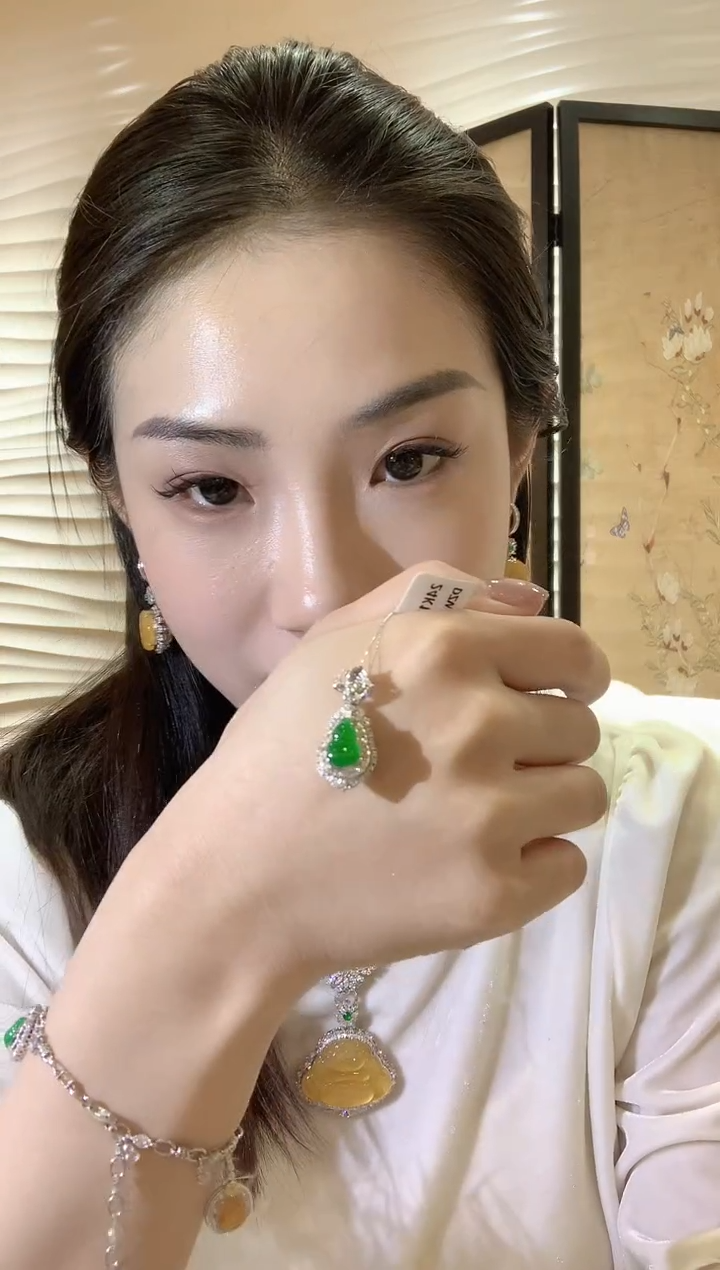 【闪购商品】翡翠吊坠(不含链)18K金镶嵌C87多样性发货一件