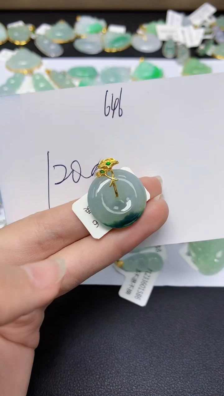 翡翠18K金镶嵌颈饰 天然翡翠A货