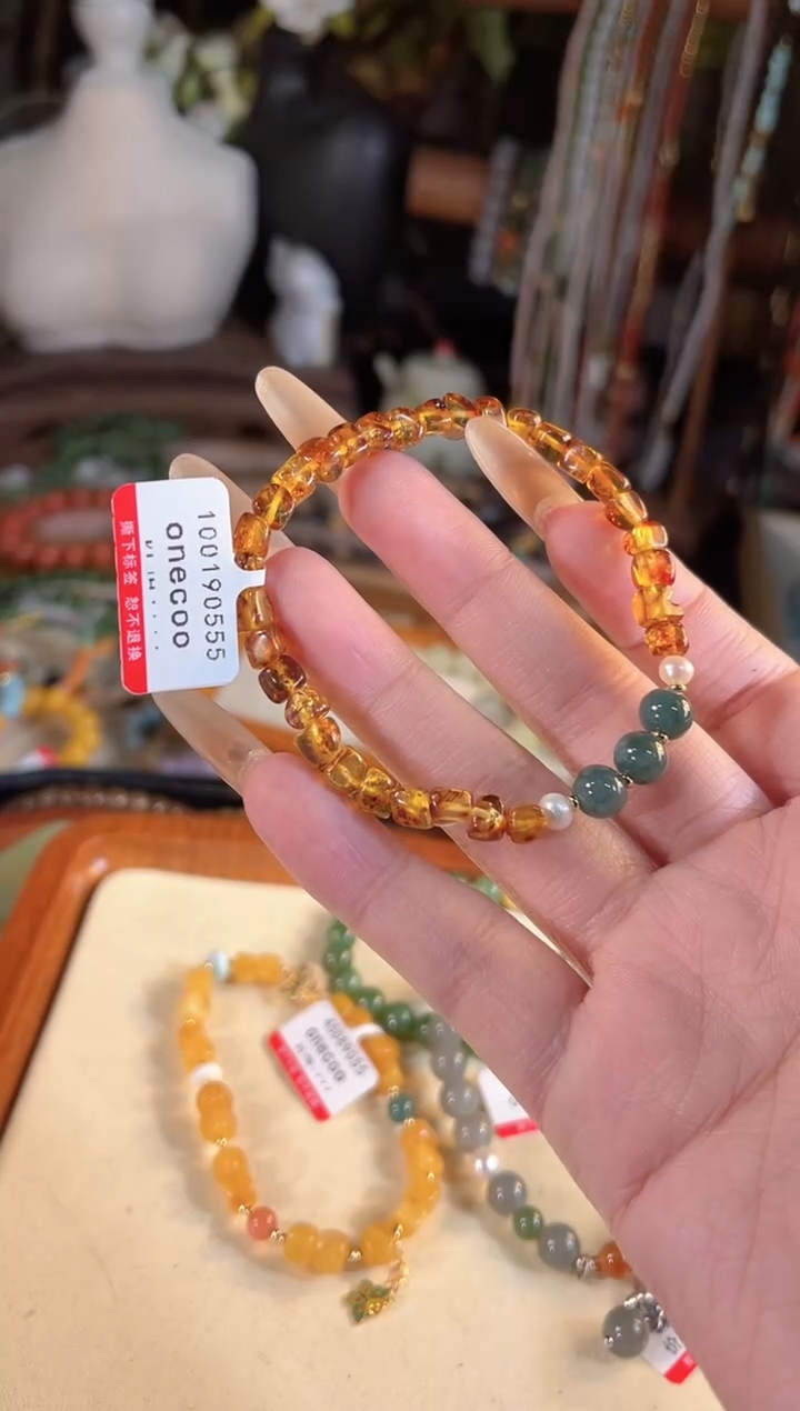 【闪购商品】蜜蜡手链未镶嵌多样性发货其一