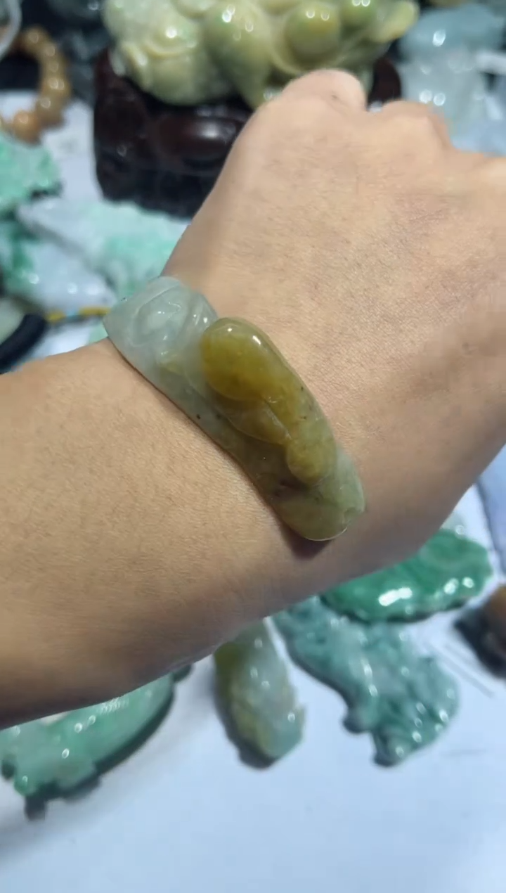 【闪购商品】翡翠颈饰未镶嵌00010552