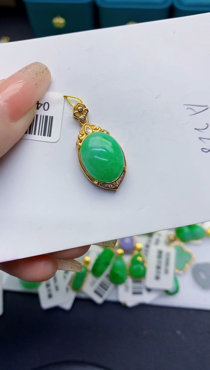 颈饰未镶嵌翡翠缅甸天然翡翠A货