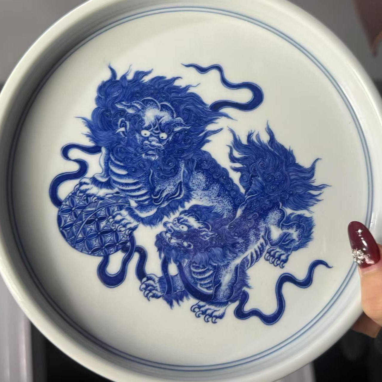 微瑕福利细双狮壶承