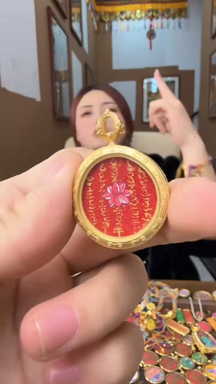 吊坠五条经文-热贡纯手绘唐卡