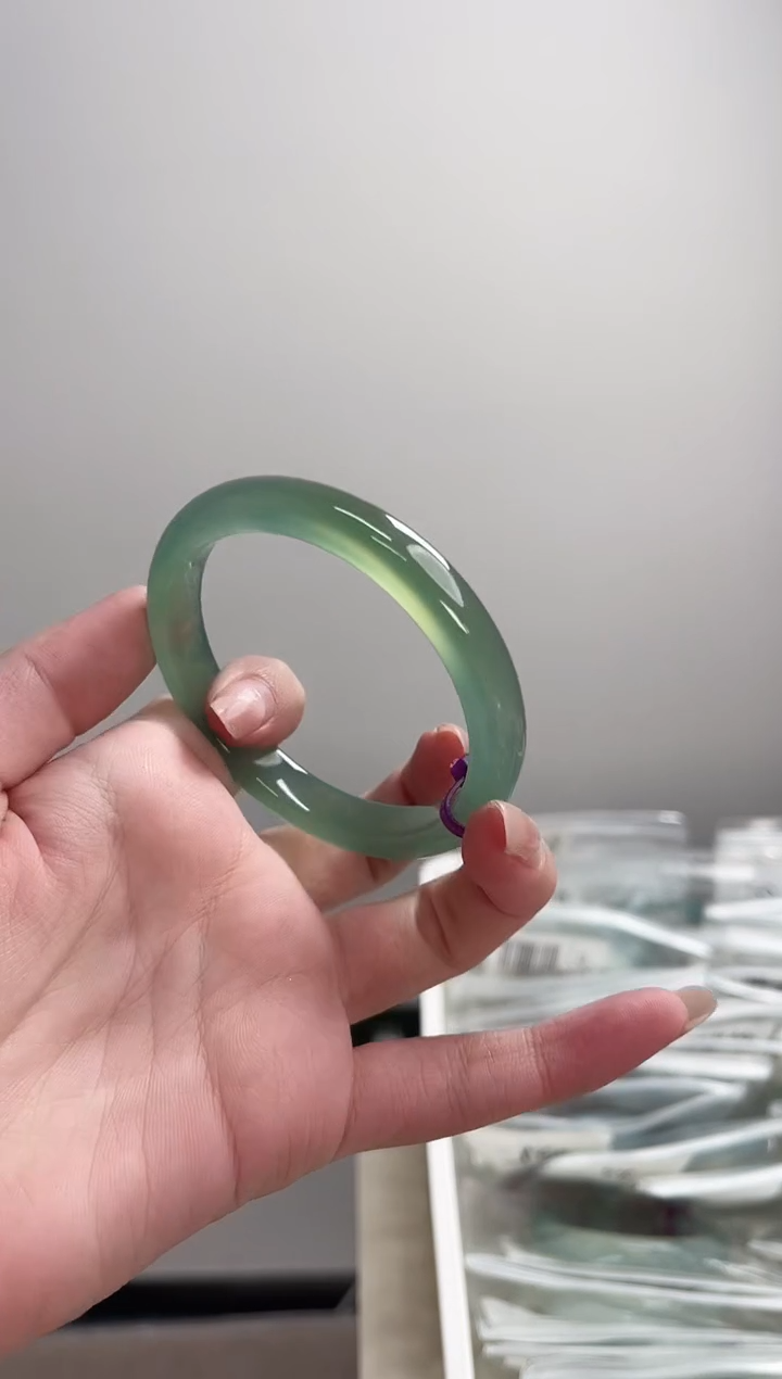 玛瑙/玉髓手镯未镶嵌56-57圈 需要包容