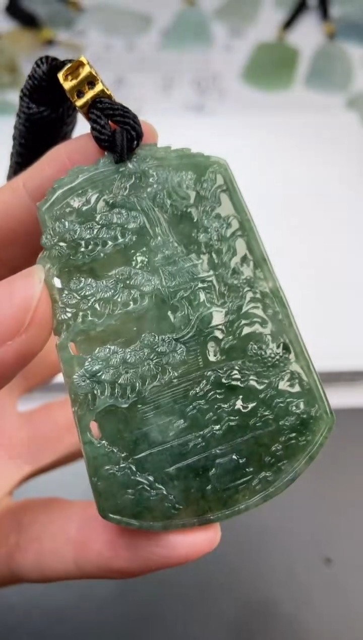 未镶嵌挂件翡翠375172    多人