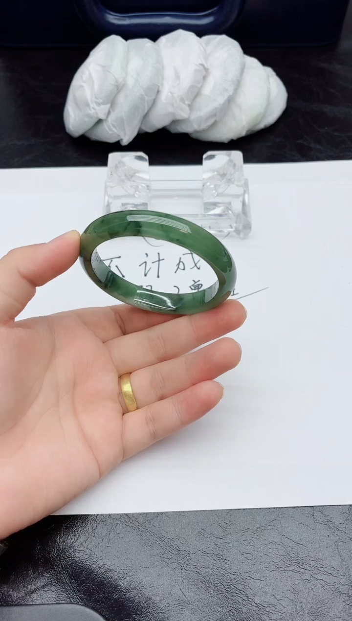 翡翠手镯未镶嵌68所见即所得拍啥发啥