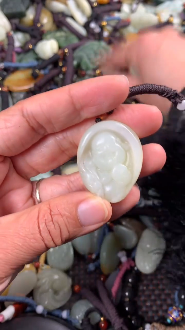 【闪购商品】和田玉颈饰未镶嵌多样性发货没有证书拍一发一有瑕