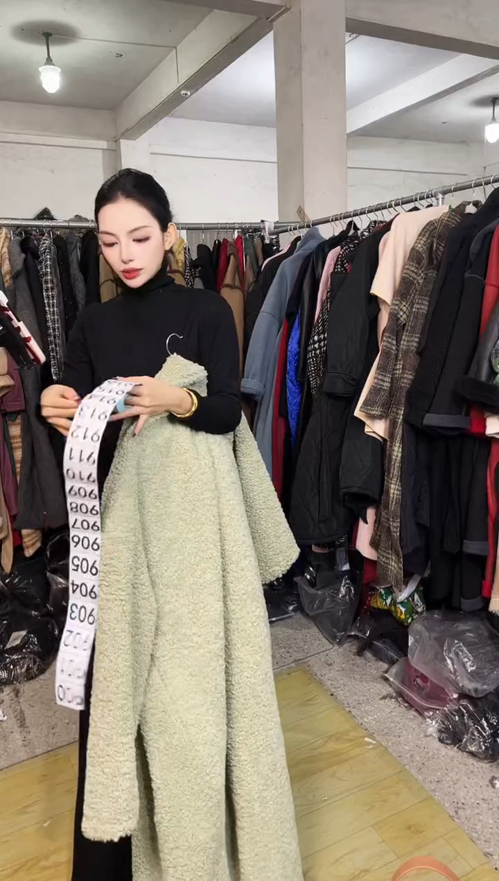 900闪购外套外披马甲打底裤子