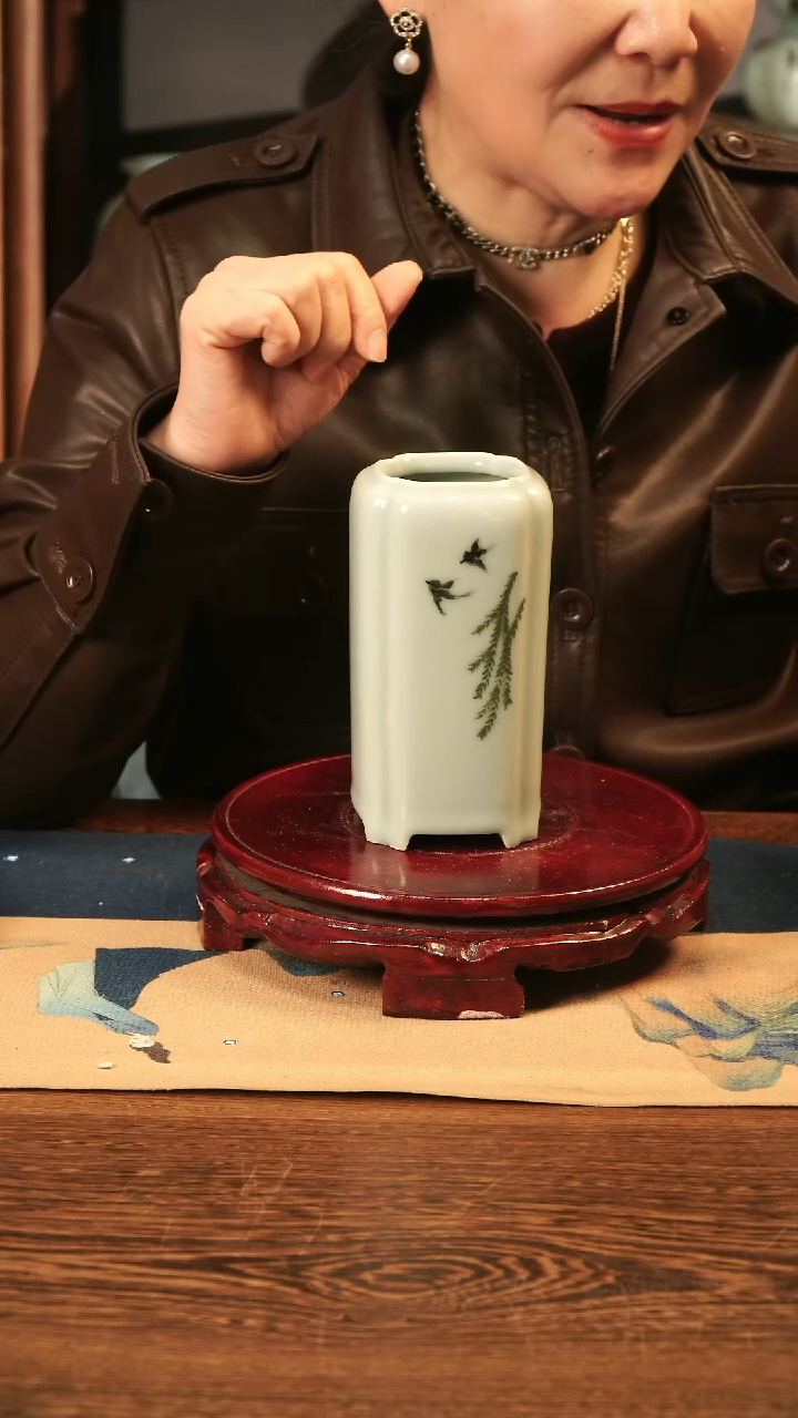 【闪购商品】釉中彩 直口 花瓶B（燕子