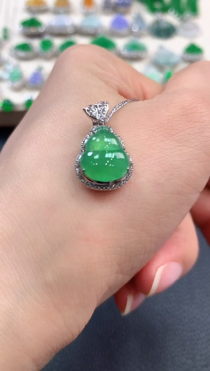 【闪购商品】翡翠吊坠(不含链)18K金镶嵌b66       