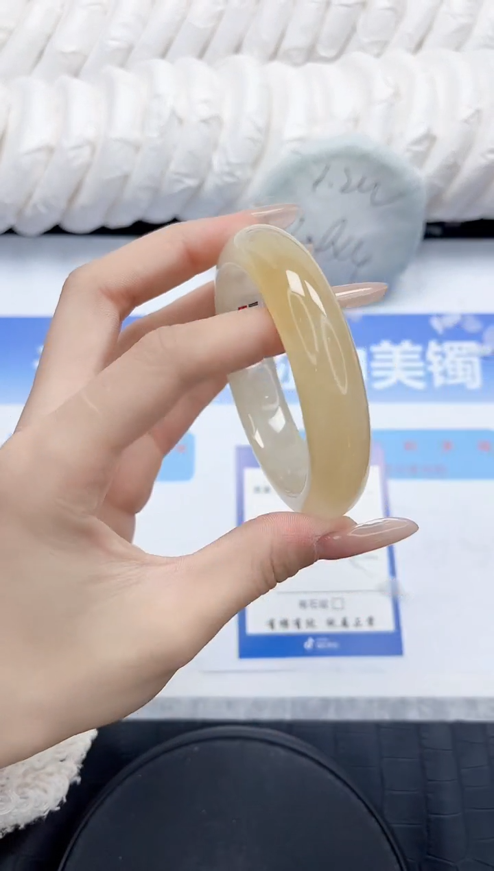 石英质玉手镯未镶嵌298-56.7