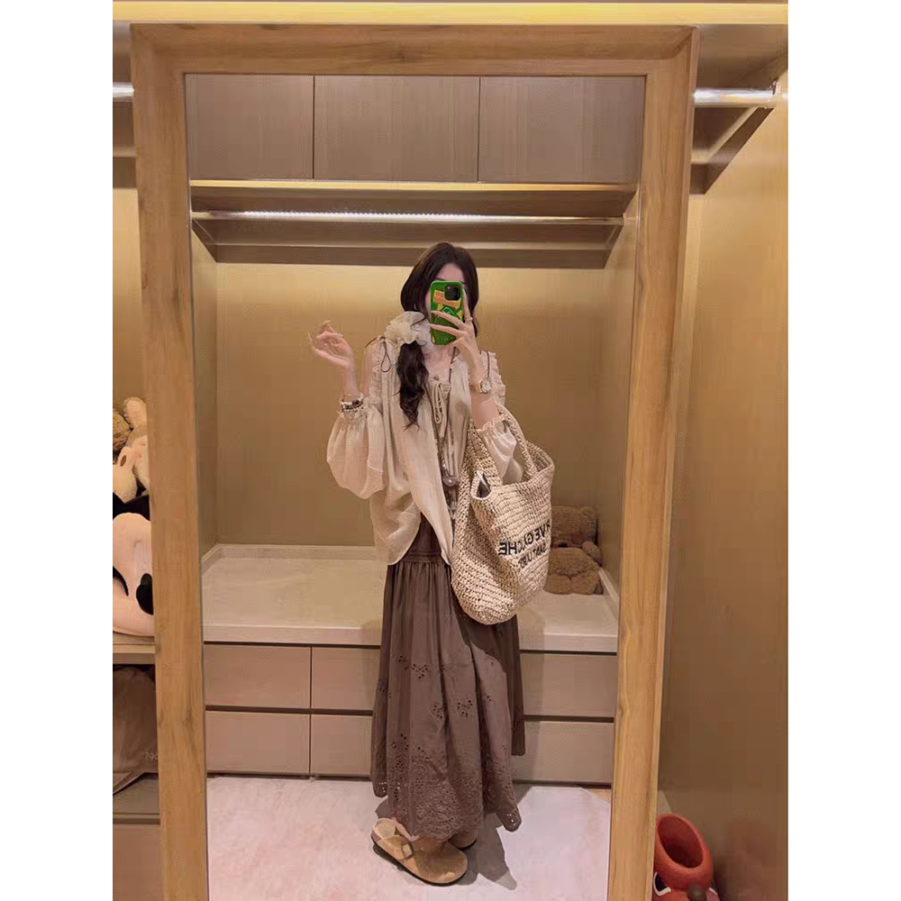 法式重工木耳边露肩上衣衬衫定位绣花/复古镂空长裙半身裙套装
