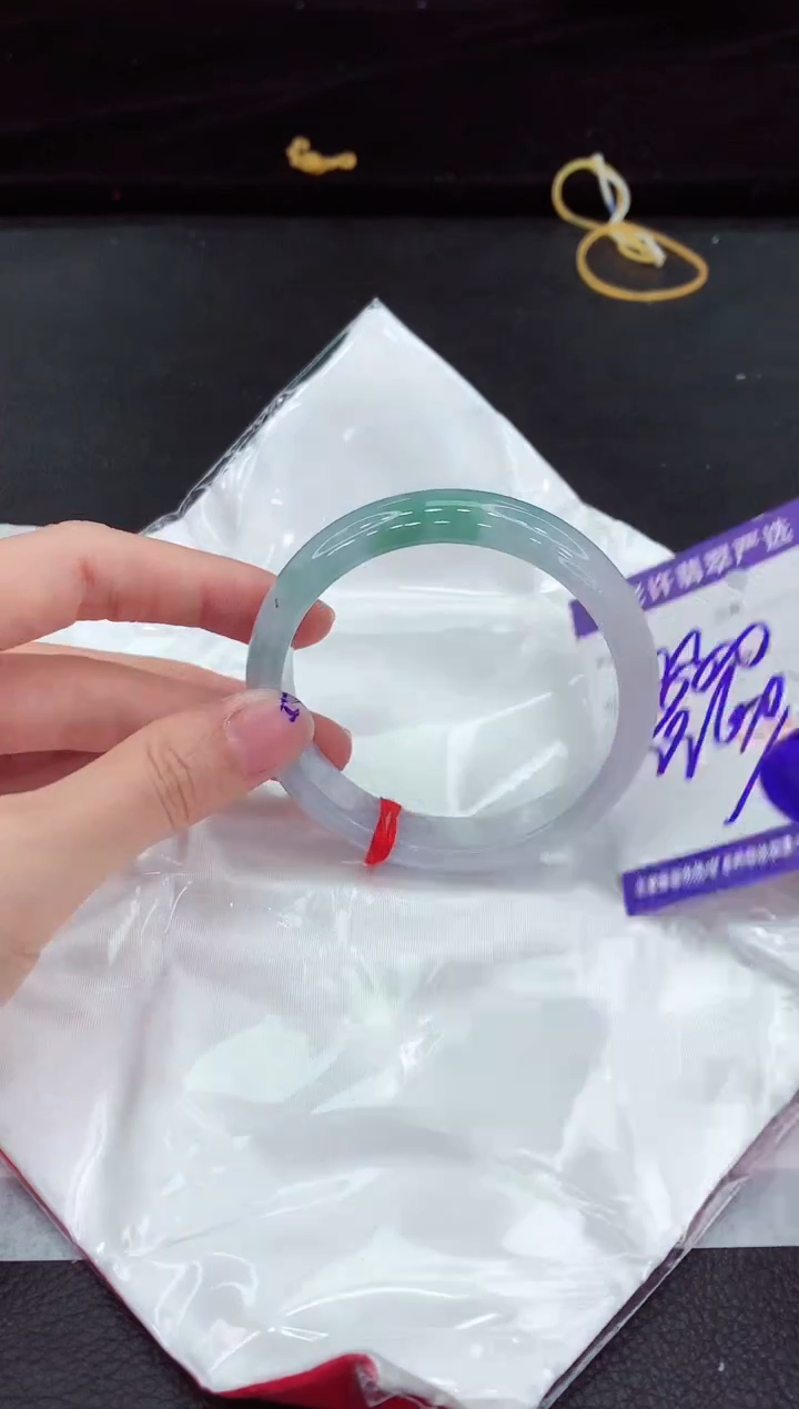 翡翠手镯未镶嵌11111111111111