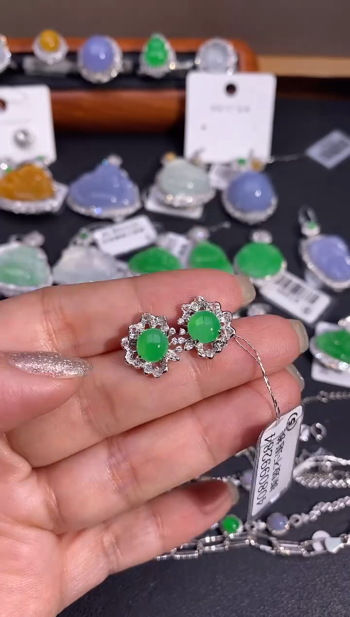 【闪购商品】翡翠耳饰18K金镶嵌耳饰