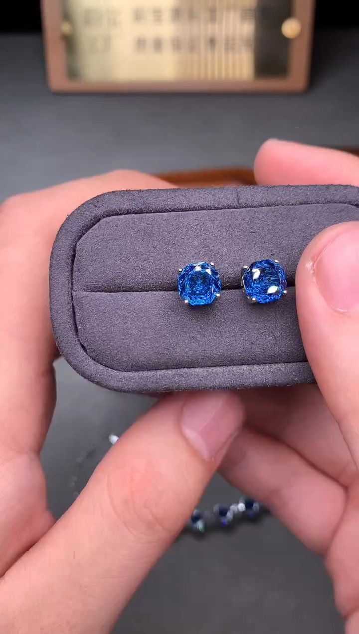 银S925镶嵌托帕石耳钉2222