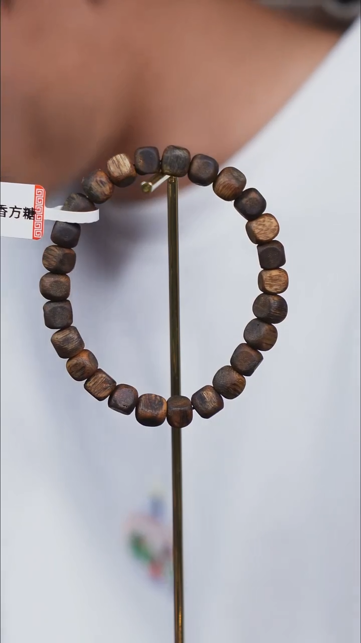 沉香手串-SG025 海南莺歌绿棋楠8.5mm方糖单圈手串 多样性发其一